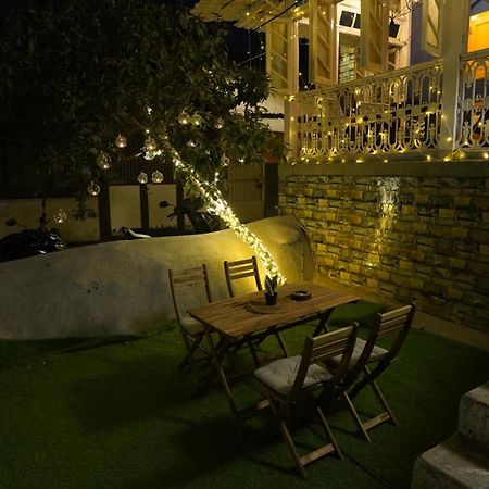 Gosolo Stays Bandra Hostel Mumbai Bagian luar foto