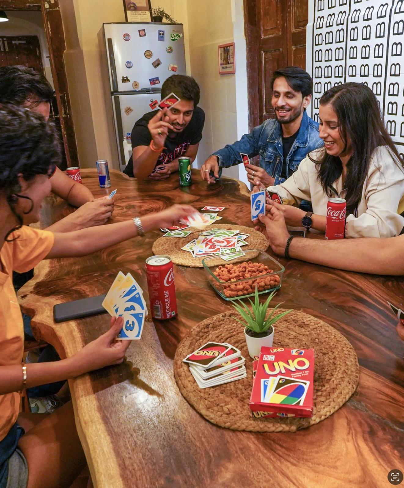Gosolo Stays Bandra Hostel Mumbai Bagian luar foto